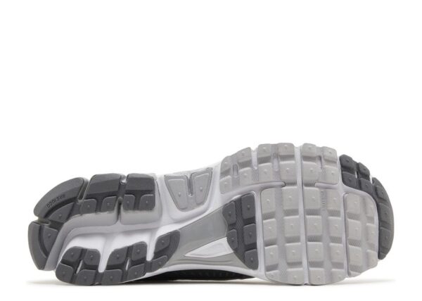 Nike Zoom Vomero 5 Cool Grey - Image 4