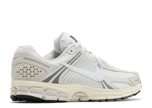Nike Zoom Vomero 5 Platinum Tint - Image 3